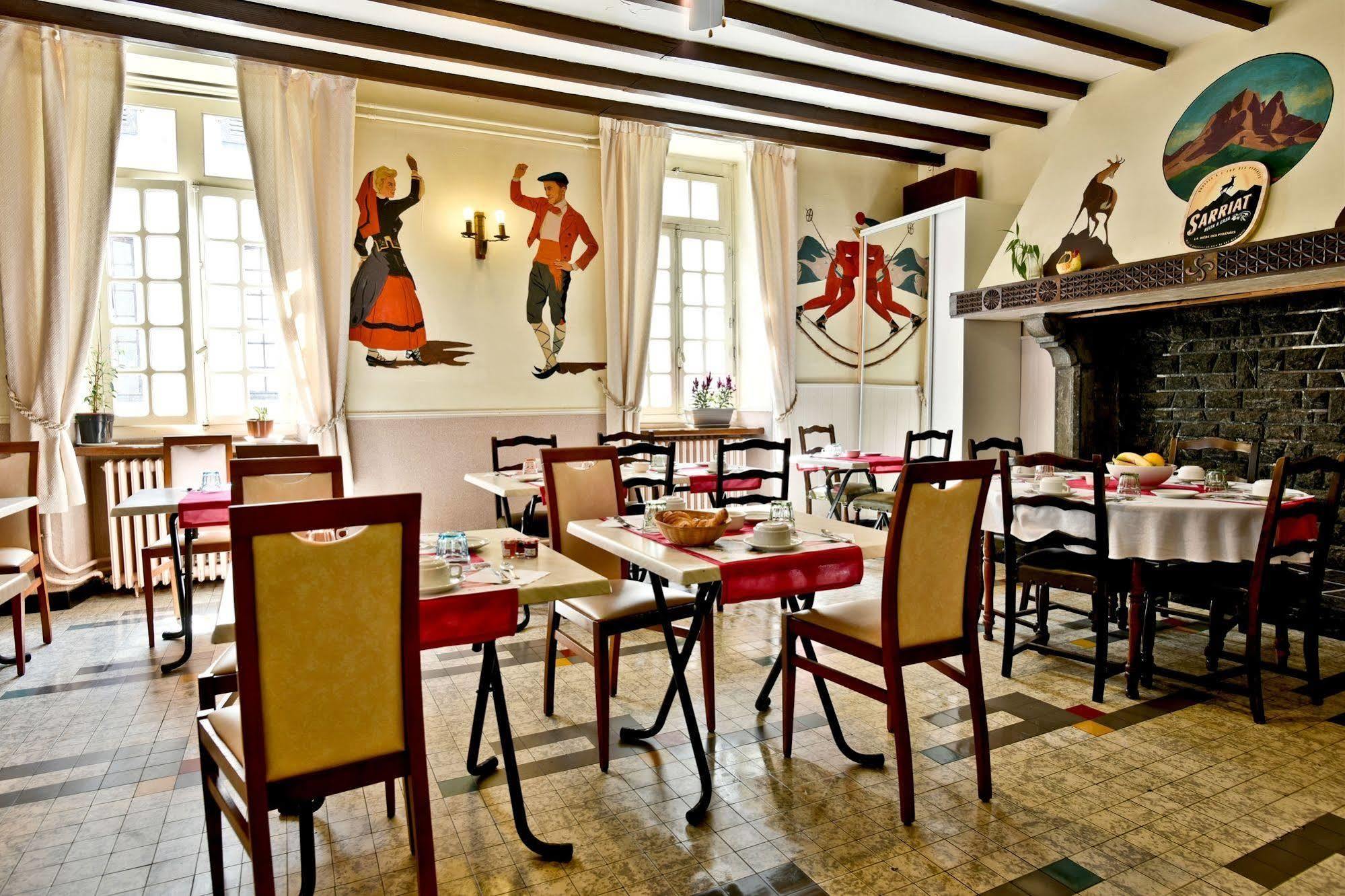 Logis Hotel De France Arudy المظهر الخارجي الصورة